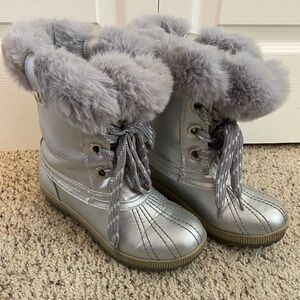 London Fog snow boots